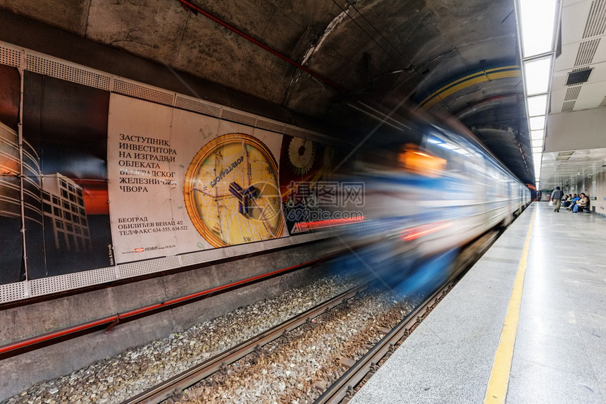 如何快速地在浏览器中打开一个网站 怎样打开网站 (如何快速地在墙上打孔)